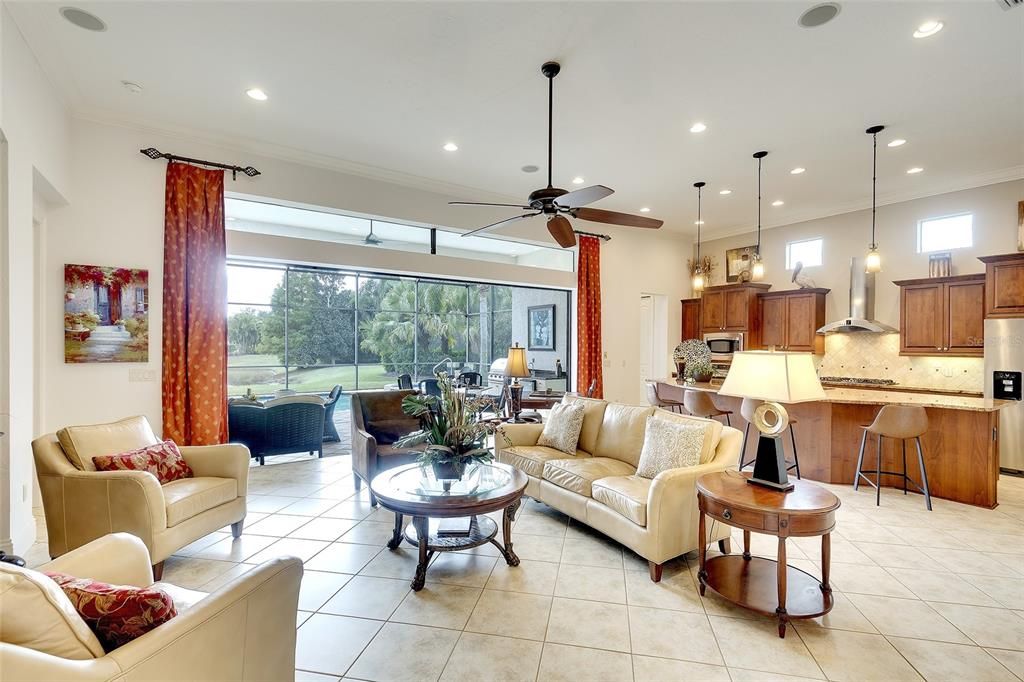 En Venta: $1,150,000 (3 camas, 3 baños, 2519 Pies cuadrados)