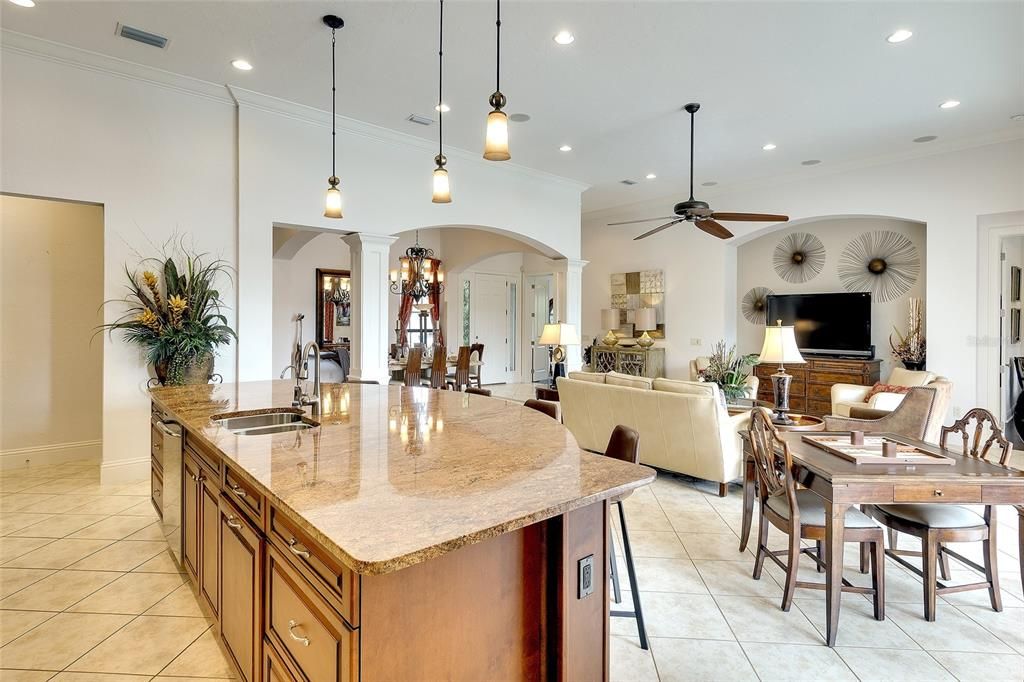 En Venta: $1,150,000 (3 camas, 3 baños, 2519 Pies cuadrados)