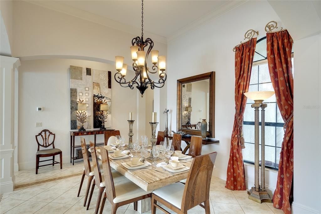 En Venta: $1,150,000 (3 camas, 3 baños, 2519 Pies cuadrados)