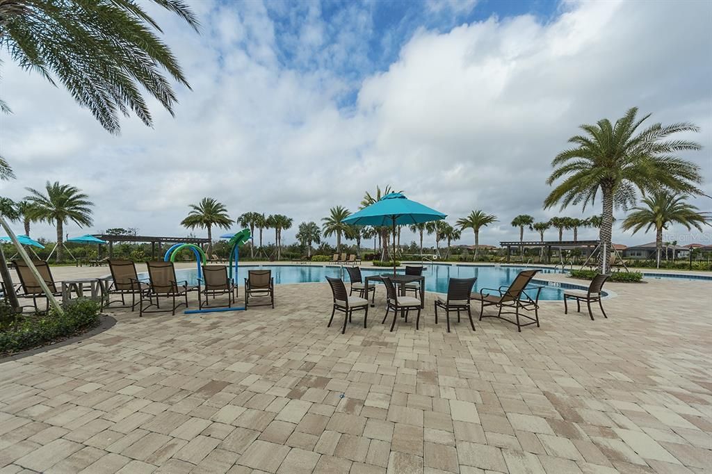 En Venta: $1,150,000 (3 camas, 3 baños, 2519 Pies cuadrados)