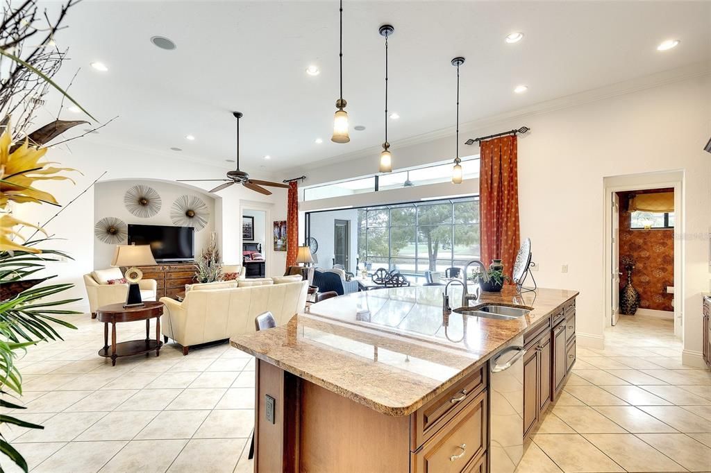 En Venta: $1,150,000 (3 camas, 3 baños, 2519 Pies cuadrados)