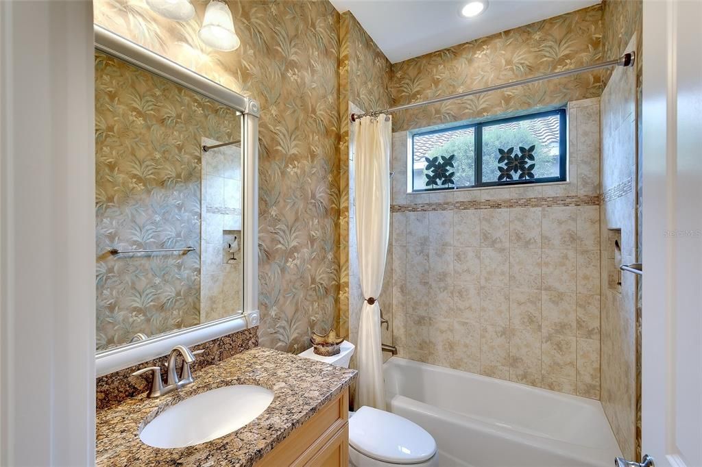 En Venta: $1,150,000 (3 camas, 3 baños, 2519 Pies cuadrados)