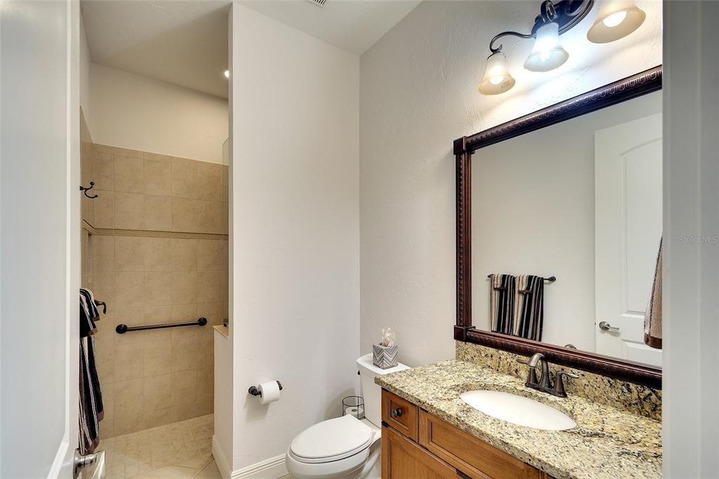 En Venta: $1,150,000 (3 camas, 3 baños, 2519 Pies cuadrados)