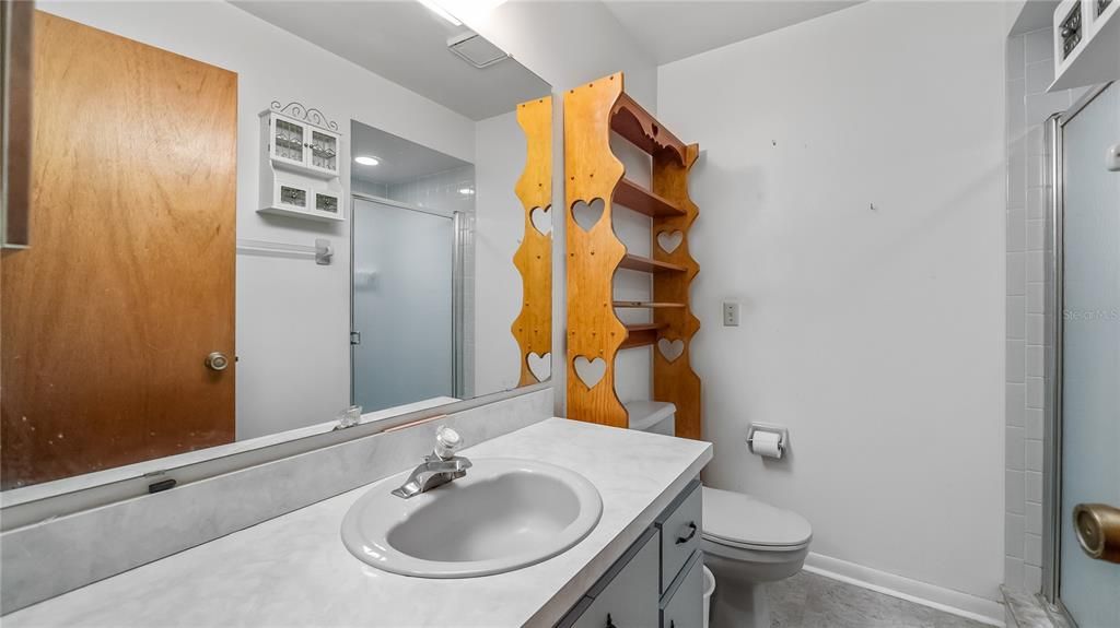 На продажу: $349,900 (3 спален, 2 ванн, 1300 Квадратных фут)