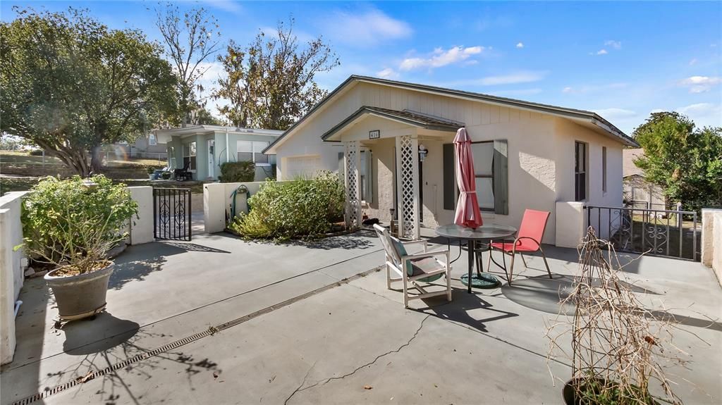 На продажу: $349,900 (3 спален, 2 ванн, 1300 Квадратных фут)