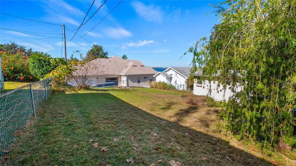 На продажу: $349,900 (3 спален, 2 ванн, 1300 Квадратных фут)