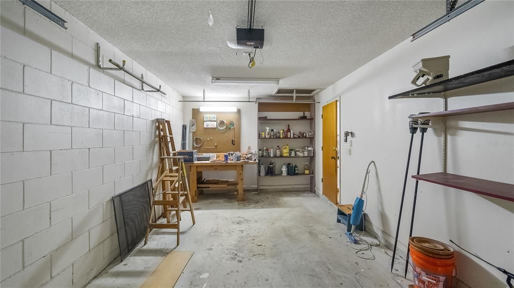 На продажу: $349,900 (3 спален, 2 ванн, 1300 Квадратных фут)