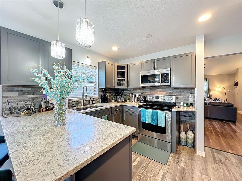 For Sale: $349,900 (3 beds, 2 baths, 1420 Square Feet)