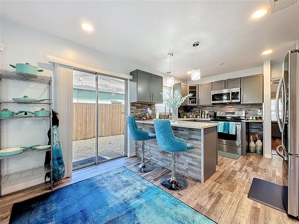 For Sale: $349,900 (3 beds, 2 baths, 1420 Square Feet)