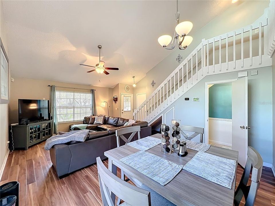 For Sale: $349,900 (3 beds, 2 baths, 1420 Square Feet)