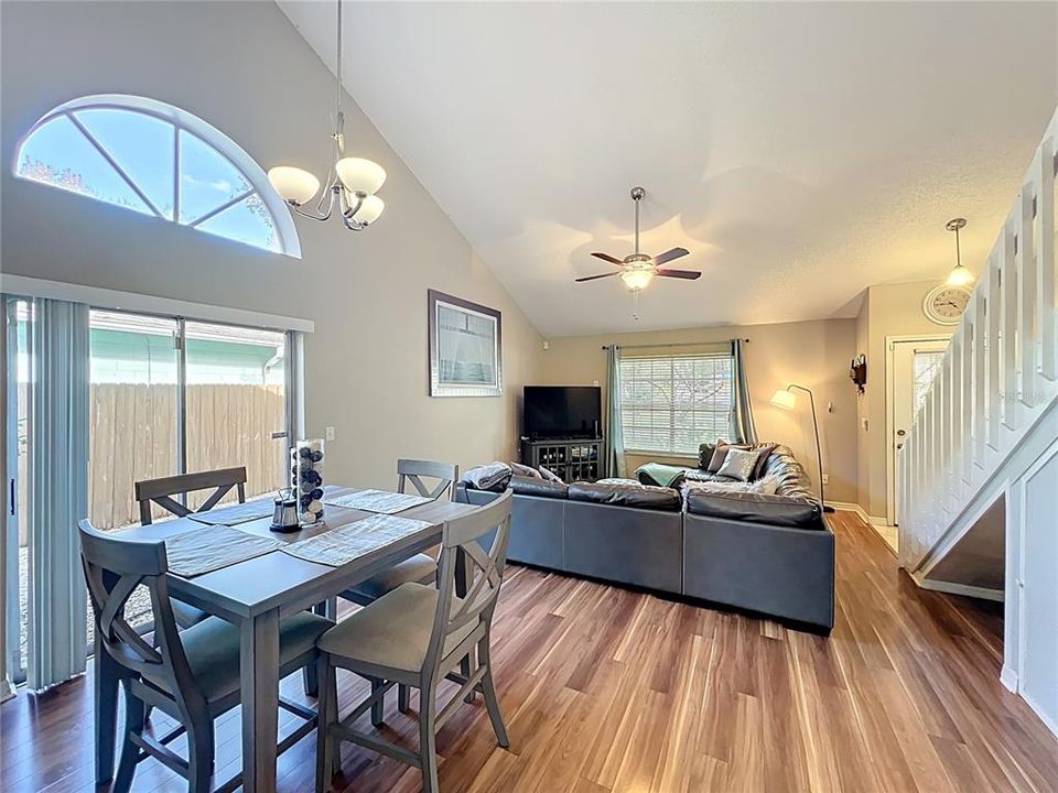 For Sale: $349,900 (3 beds, 2 baths, 1420 Square Feet)