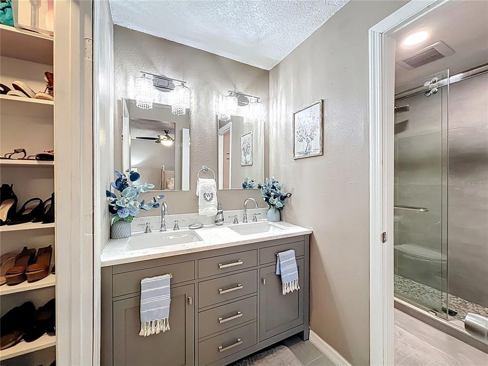 For Sale: $349,900 (3 beds, 2 baths, 1420 Square Feet)