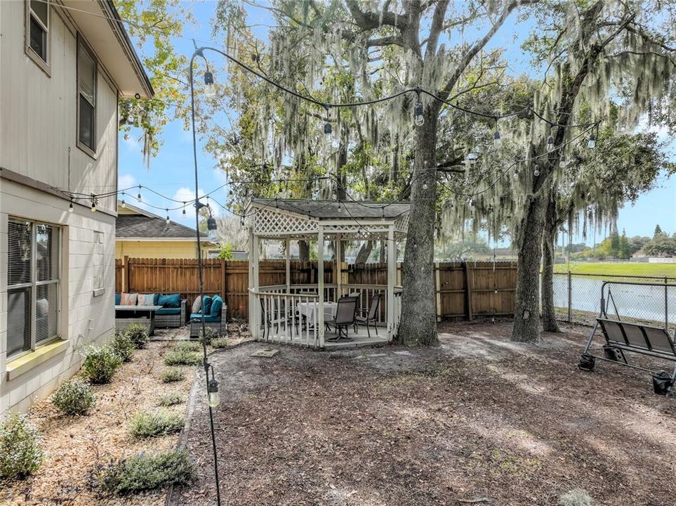 For Sale: $349,900 (3 beds, 2 baths, 1420 Square Feet)