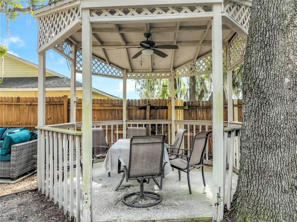 For Sale: $349,900 (3 beds, 2 baths, 1420 Square Feet)