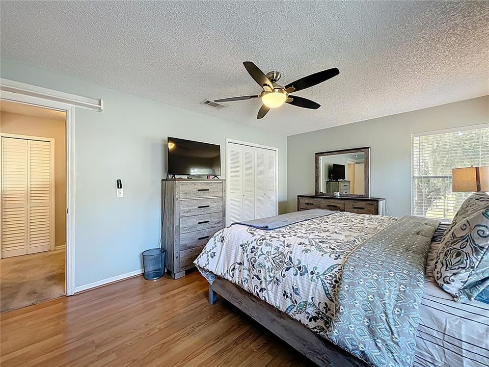 For Sale: $349,900 (3 beds, 2 baths, 1420 Square Feet)