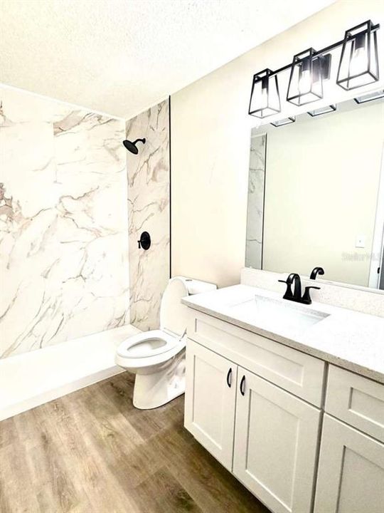 En Venta: $240,000 (4 camas, 2 baños, 1320 Pies cuadrados)