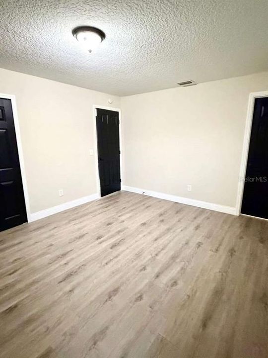 En Venta: $240,000 (4 camas, 2 baños, 1320 Pies cuadrados)