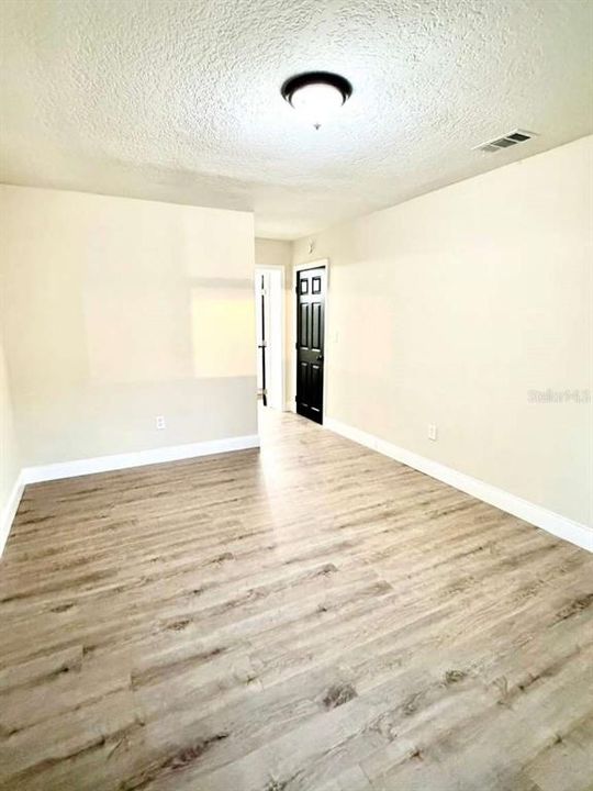 En Venta: $240,000 (4 camas, 2 baños, 1320 Pies cuadrados)