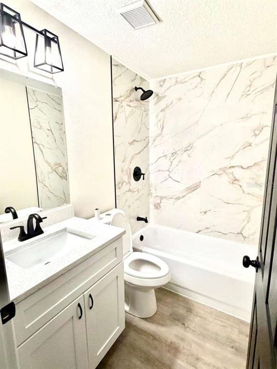 En Venta: $240,000 (4 camas, 2 baños, 1320 Pies cuadrados)