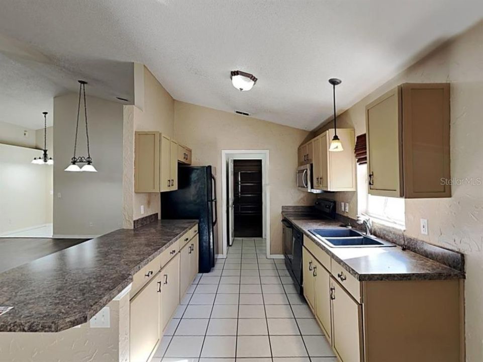 For Sale: $280,000 (3 beds, 2 baths, 2035 Square Feet)
