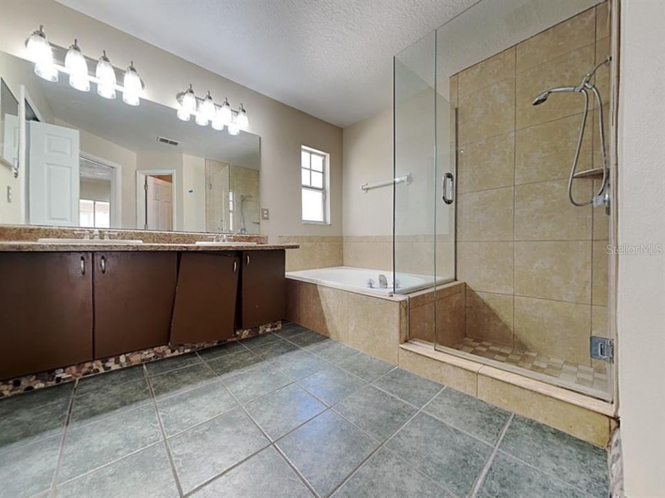 For Sale: $280,000 (3 beds, 2 baths, 2035 Square Feet)