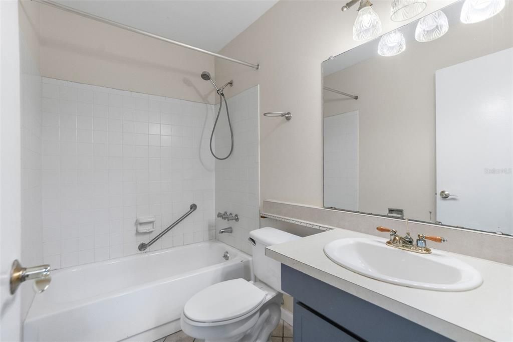 For Rent: $2,450 (4 beds, 2 baths, 1645 Square Feet)