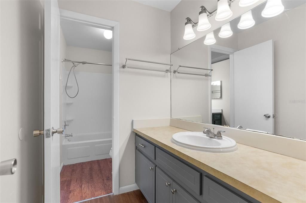 For Rent: $2,450 (4 beds, 2 baths, 1645 Square Feet)