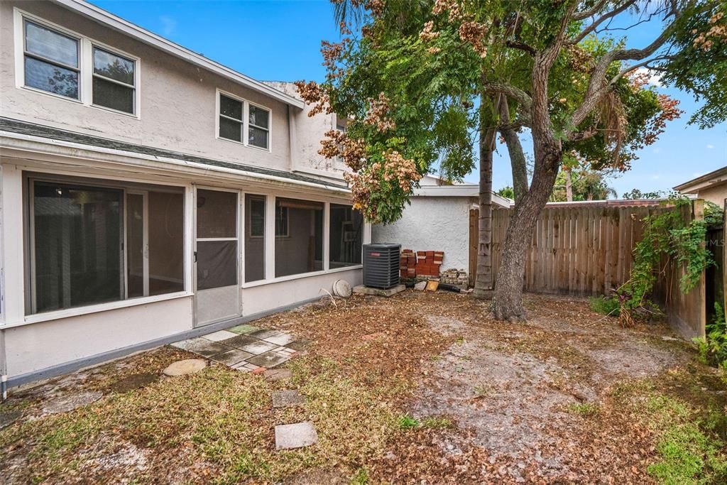 For Rent: $2,450 (4 beds, 2 baths, 1645 Square Feet)