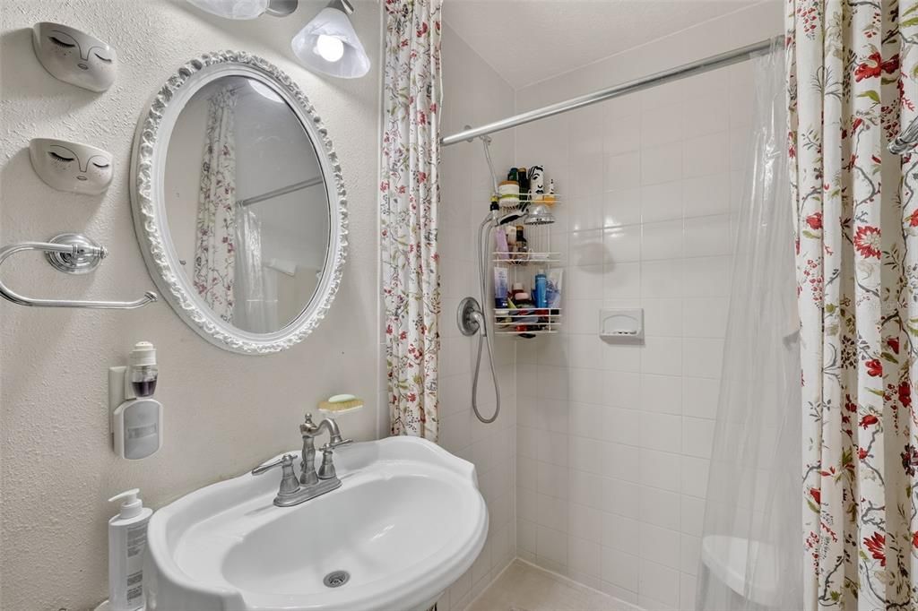 En Venta: $385,000 (3 camas, 2 baños, 972 Pies cuadrados)