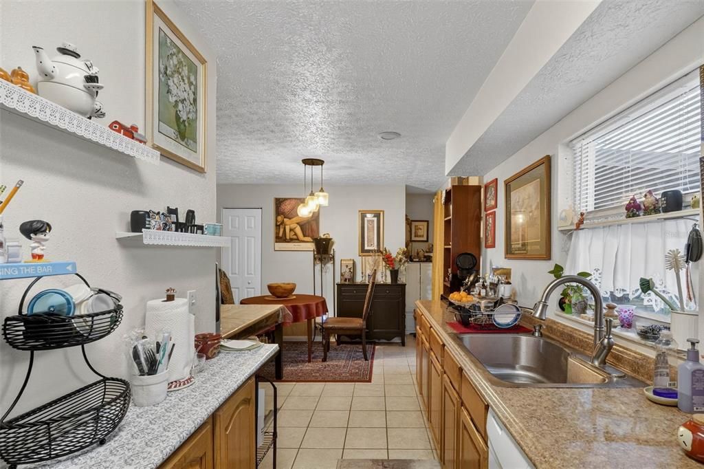 En Venta: $385,000 (3 camas, 2 baños, 972 Pies cuadrados)