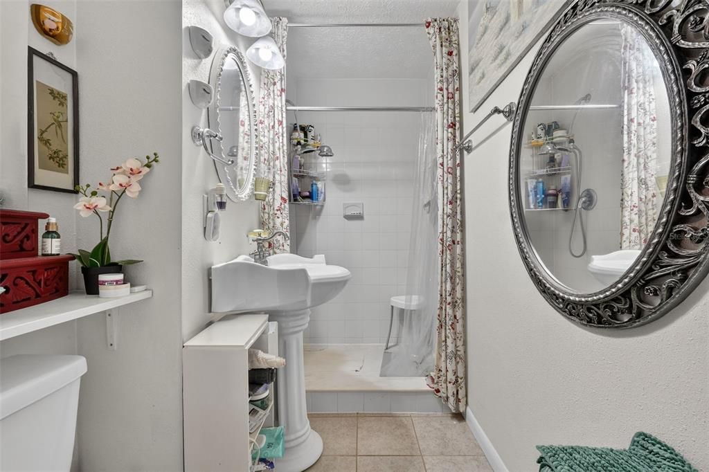 En Venta: $385,000 (3 camas, 2 baños, 972 Pies cuadrados)