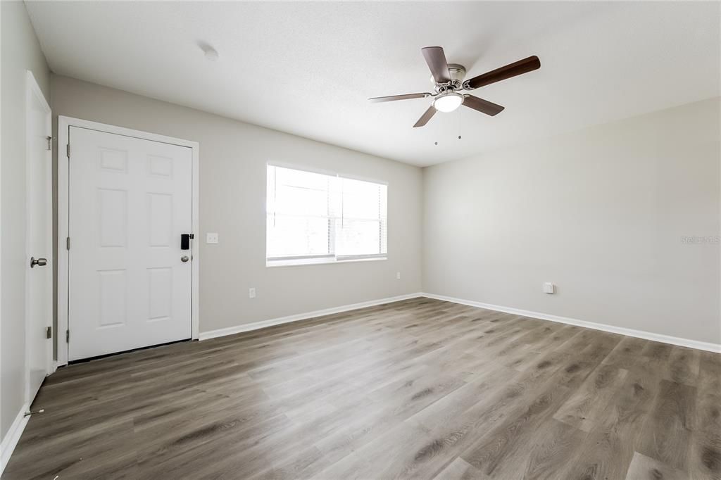 For Rent: $1,590 (3 beds, 1 baths, 1382 Square Feet)