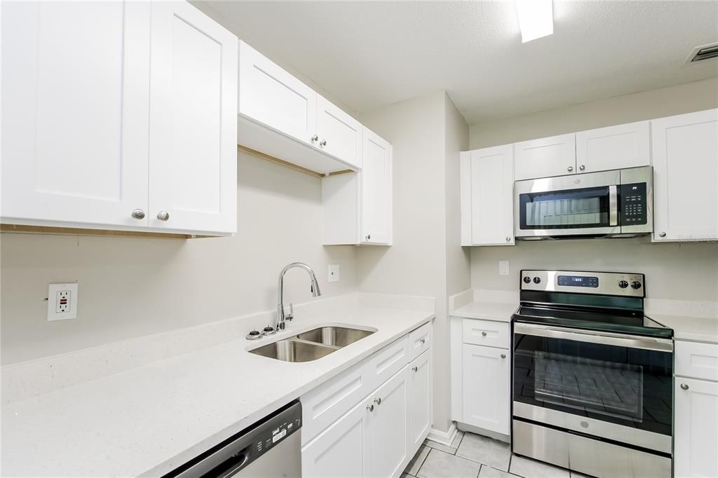 For Rent: $1,590 (3 beds, 1 baths, 1382 Square Feet)