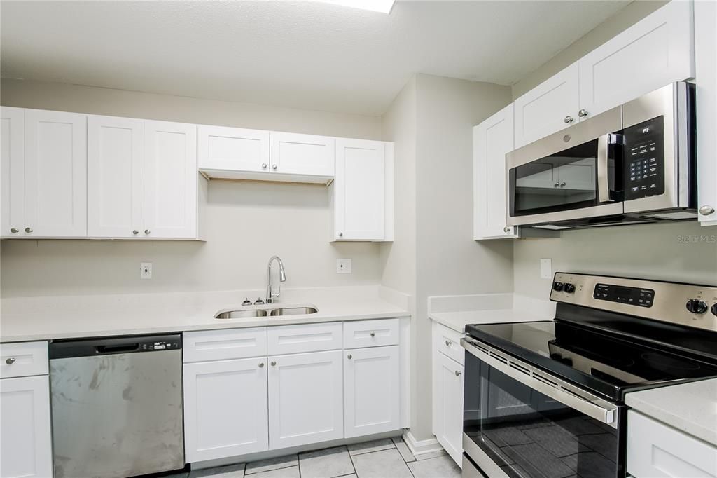 For Rent: $1,590 (3 beds, 1 baths, 1382 Square Feet)