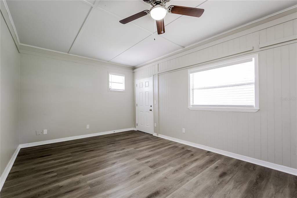 For Rent: $1,590 (3 beds, 1 baths, 1382 Square Feet)