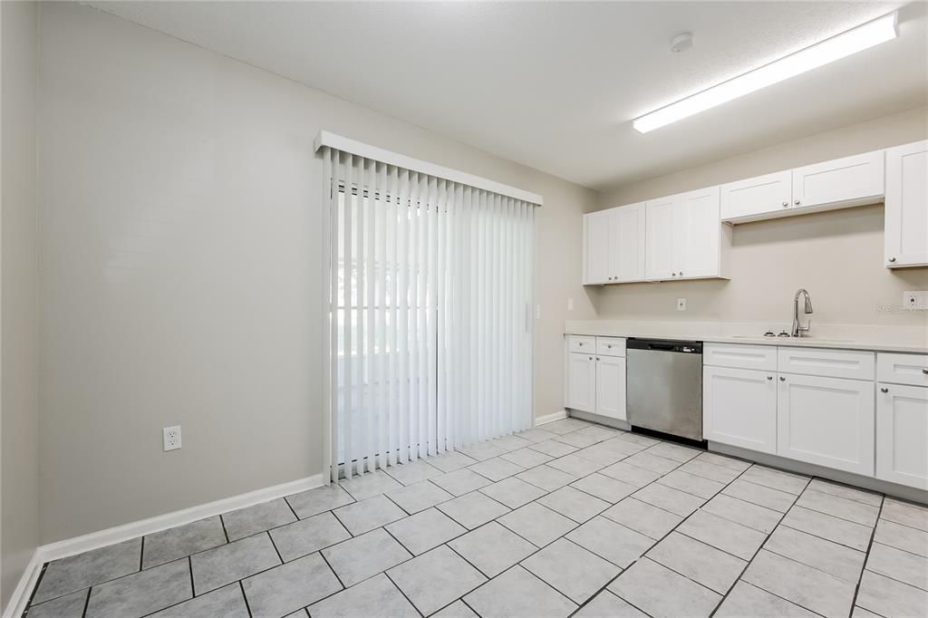 For Rent: $1,590 (3 beds, 1 baths, 1382 Square Feet)