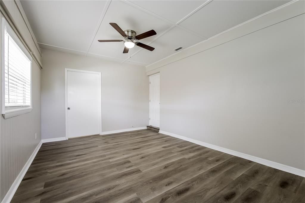 For Rent: $1,590 (3 beds, 1 baths, 1382 Square Feet)