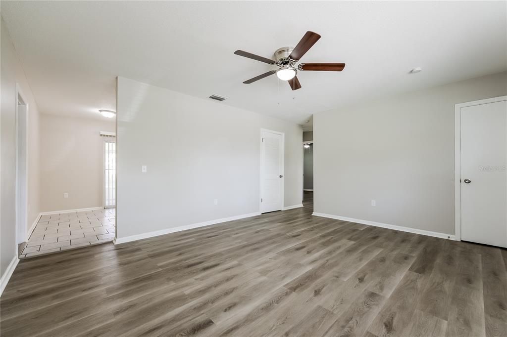 For Rent: $1,590 (3 beds, 1 baths, 1382 Square Feet)
