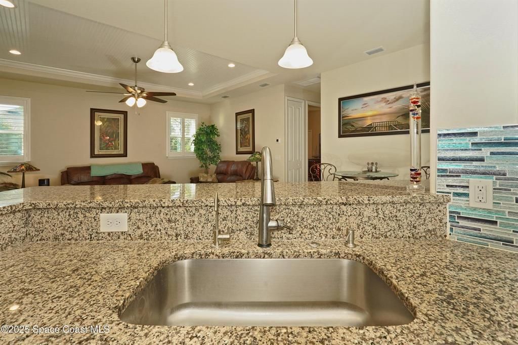 For Sale: $698,000 (3 beds, 2 baths, 1964 Square Feet)