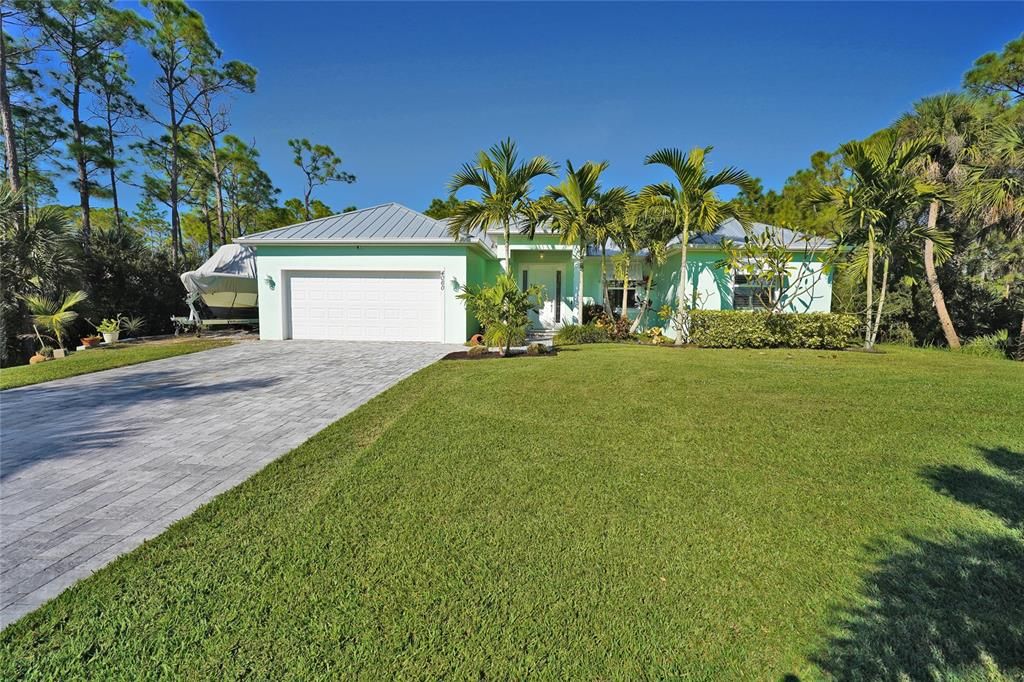 For Sale: $698,000 (3 beds, 2 baths, 1964 Square Feet)