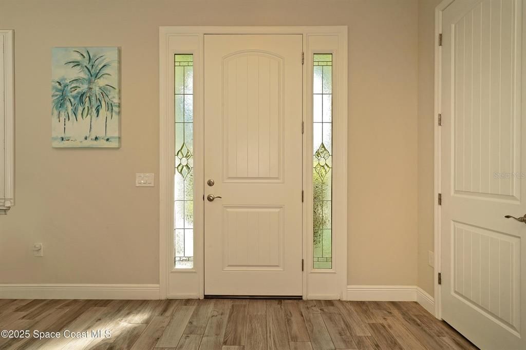 For Sale: $698,000 (3 beds, 2 baths, 1964 Square Feet)