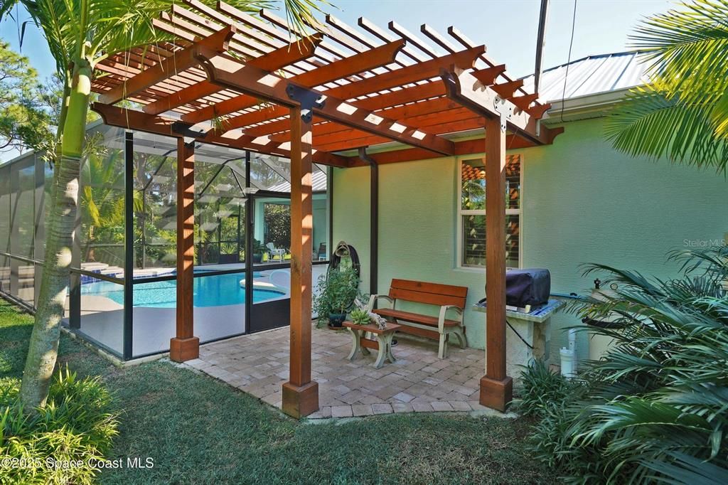 For Sale: $698,000 (3 beds, 2 baths, 1964 Square Feet)