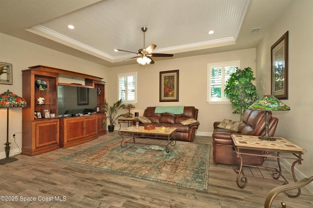 For Sale: $698,000 (3 beds, 2 baths, 1964 Square Feet)