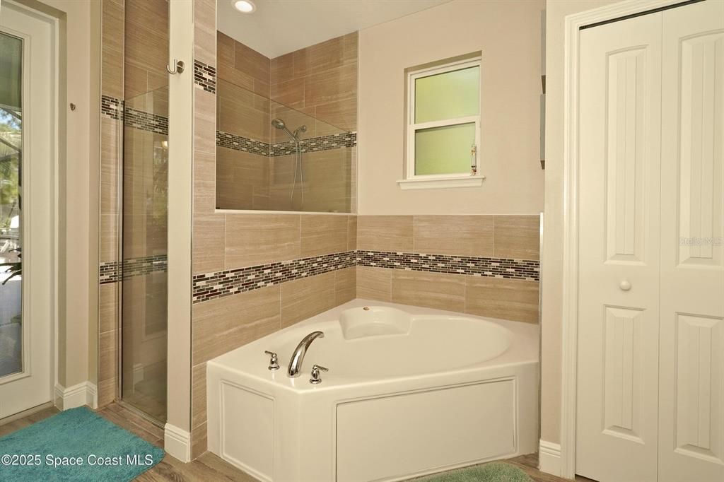 For Sale: $698,000 (3 beds, 2 baths, 1964 Square Feet)