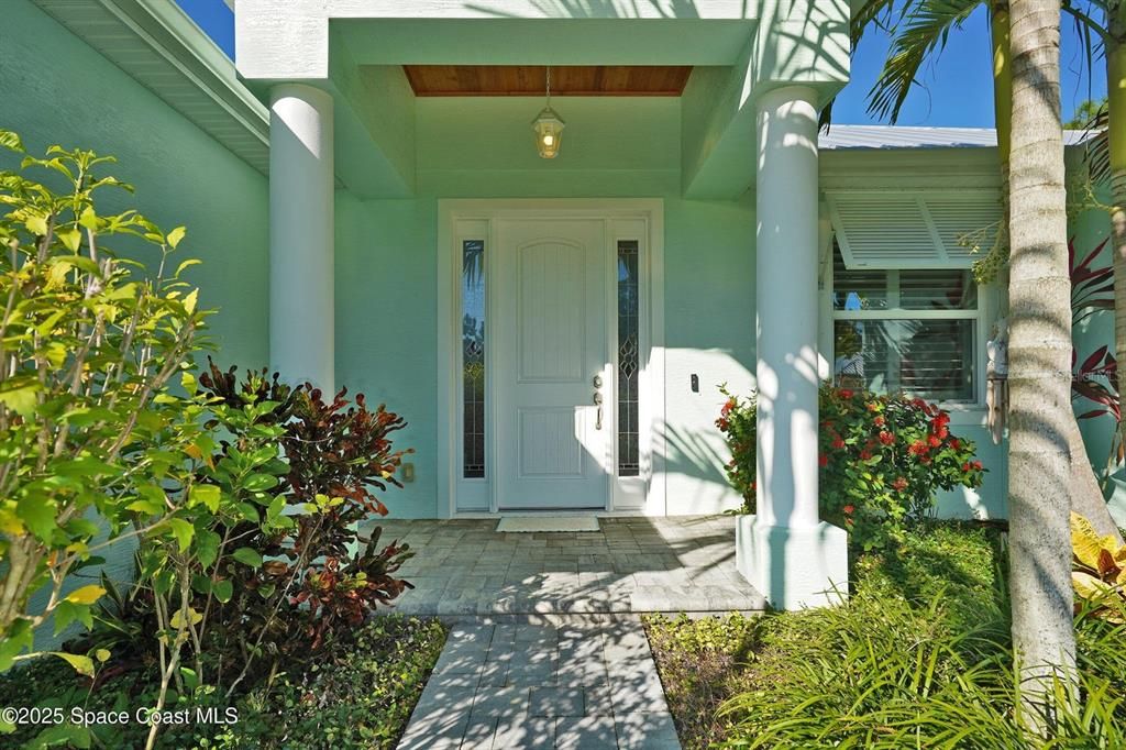 For Sale: $698,000 (3 beds, 2 baths, 1964 Square Feet)