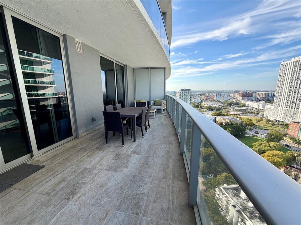 В аренду: $5,500 (2 спален, 2 ванн, 1038 Квадратных фут)