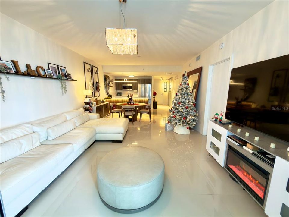 В аренду: $5,500 (2 спален, 2 ванн, 1038 Квадратных фут)