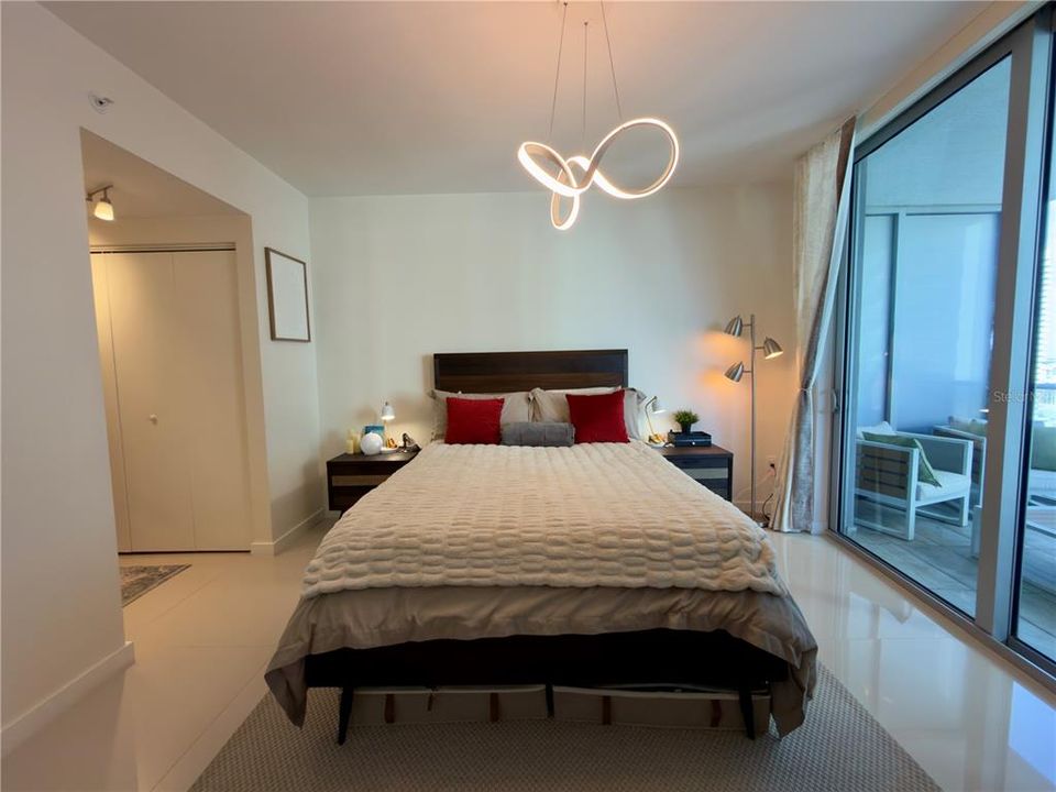 В аренду: $5,500 (2 спален, 2 ванн, 1038 Квадратных фут)