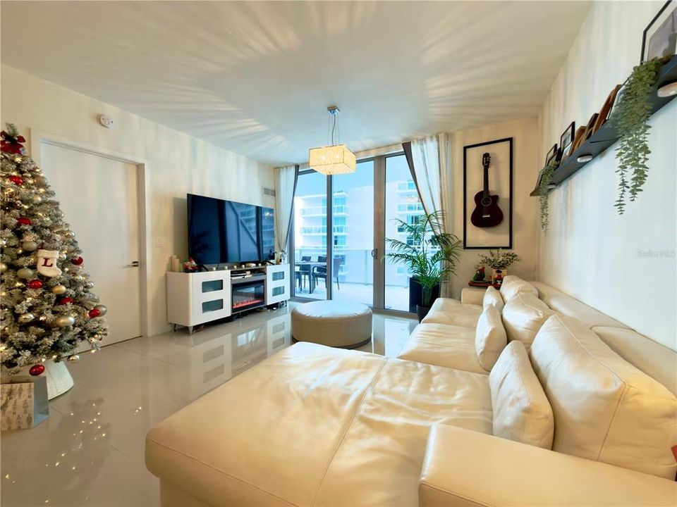 В аренду: $5,500 (2 спален, 2 ванн, 1038 Квадратных фут)