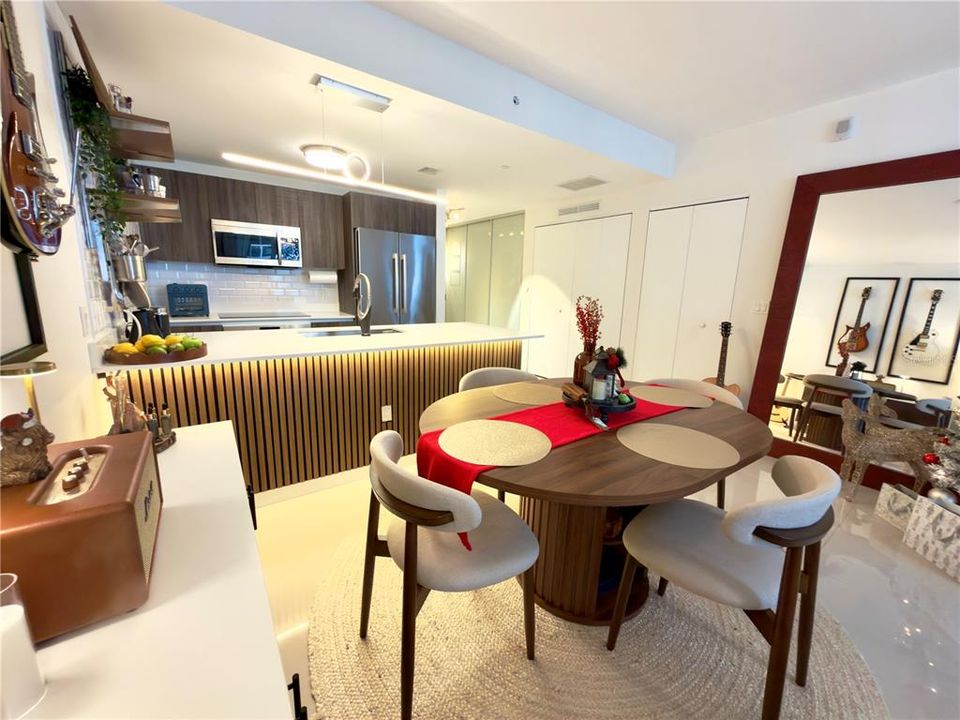 В аренду: $5,500 (2 спален, 2 ванн, 1038 Квадратных фут)